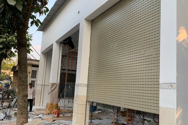 Ưu Điểm Khi Sử Dụng Cửa Cuốn - Giải Pháp An Toàn và Hiện Đại Cho Ngôi Nhà Bạn