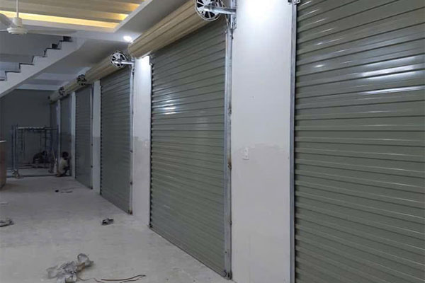 Lợi ích khi lựa chọn dịch vụ lắp đặt cửa cuốn của Trung Hậu Door